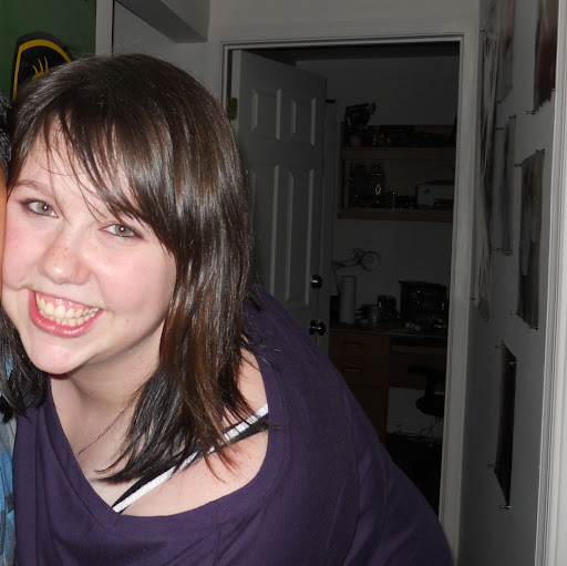 Laura Butler Photo 24
