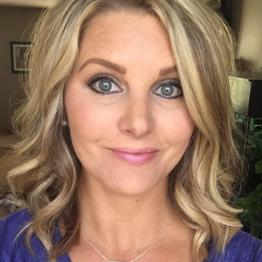 Jennifer Comer Photo 28