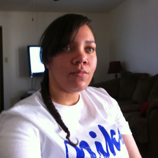 Cassandra Banks Photo 15