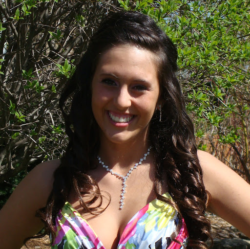 Danielle Bender Photo 14