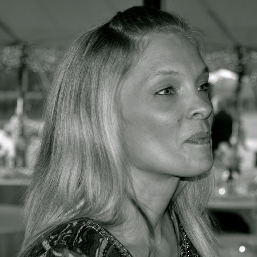 Christina Hunt Photo 9