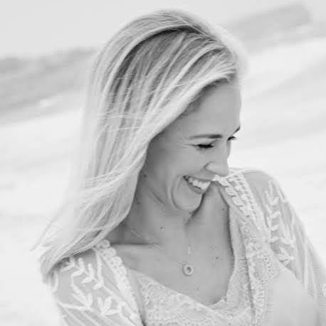 Lauren Calvert Photo 15