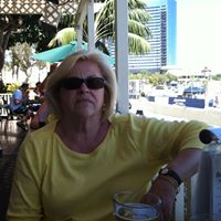 Sandra Linder Photo 28
