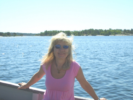 Anita Anderson Photo 13