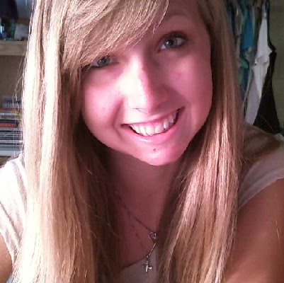Hannah Simpson Photo 24