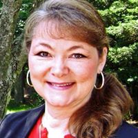 Jennifer Doggett Photo 15