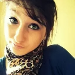 Julie Cousin Photo 7