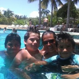 Ana Henriquez Photo 13