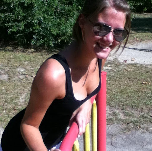 Sarah Williams Photo 27