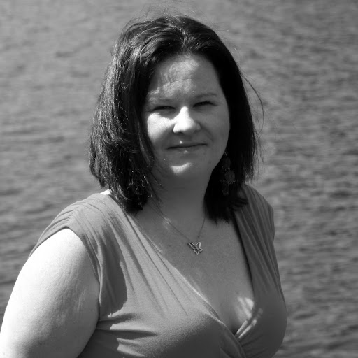 Amy Bowers Photo 36