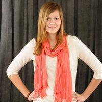 Julia Yates Photo 8