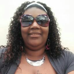 Nicole Robinson Photo 19