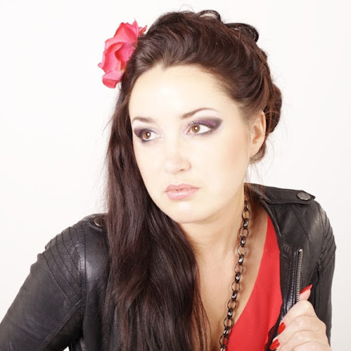 Victoria Bentley Photo 18