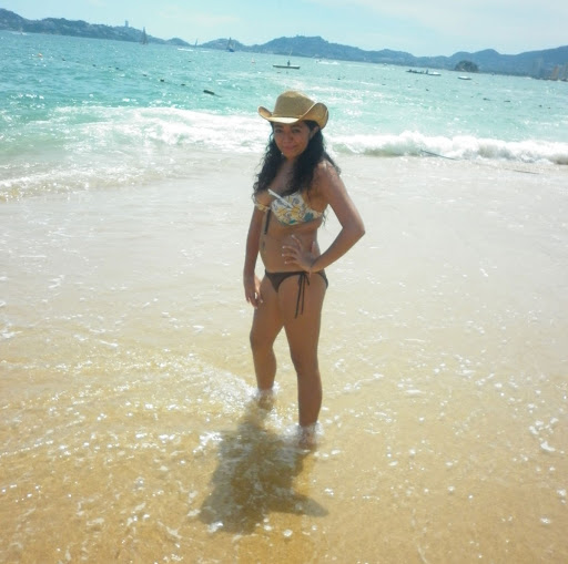 Karen Ruiz Photo 2