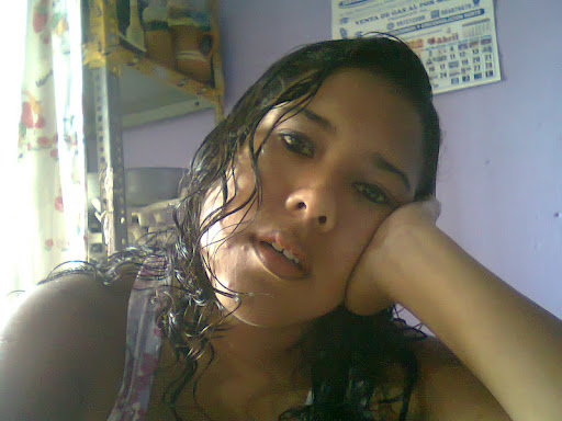 Victoria Clemente Photo 35