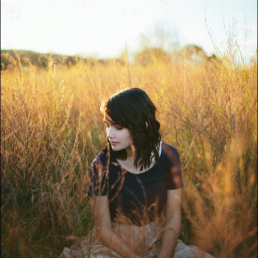 Anna Gabriel Photo 10