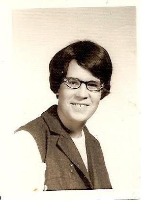 Elizabeth Harrison Photo 46