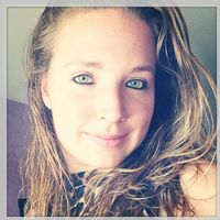 Stephanie Buchholz Photo 9