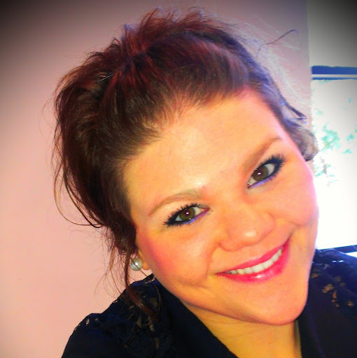 Elizabeth Mckenna Photo 25