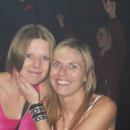 Louise Young Photo 48