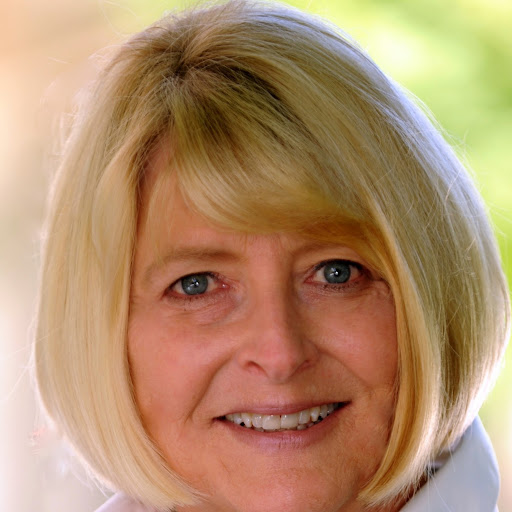 Lynne Larsen Photo 22