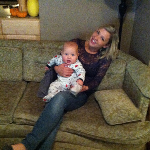 Elizabeth Hanson Photo 28