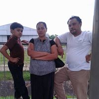 Agnes Flores Photo 29