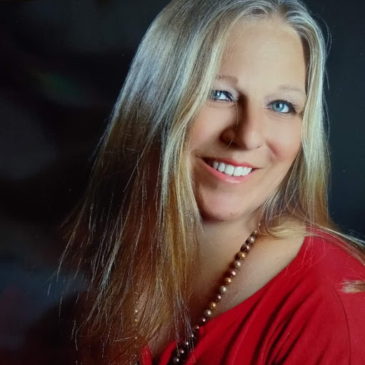 Sara Schaefer Photo 20