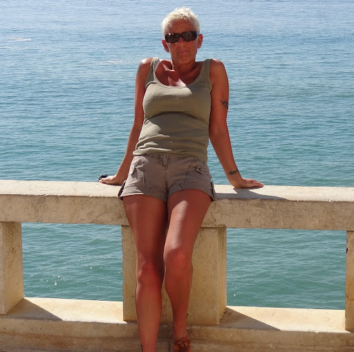 Anita Day Photo 11
