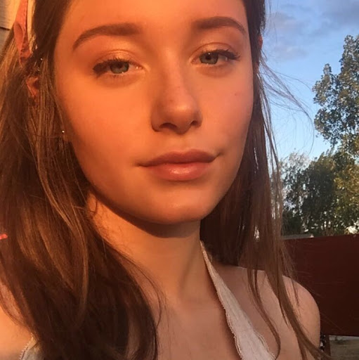 Victoria Dean Photo 30