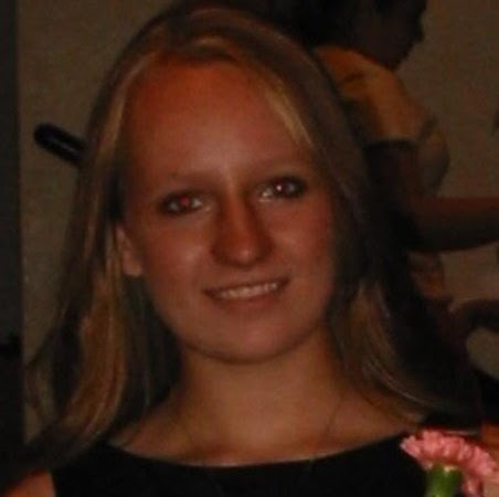 Sara Goetz Photo 38