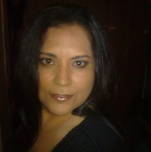 Elizabeth Valle Photo 27