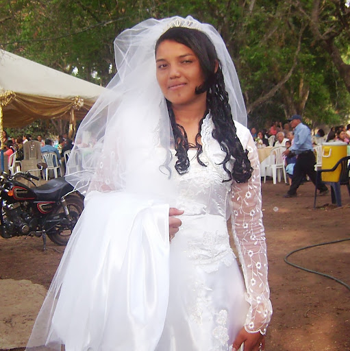 Aracelys Gonzalez Photo 3