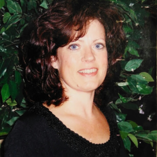 Traci Young Photo 33