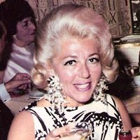 Gloria Lewis Photo 35