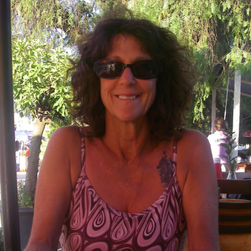 Julie Meadows Photo 9