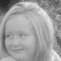 Abigail Russell Photo 15