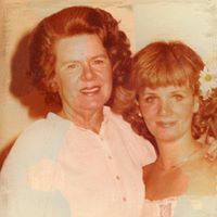 Suzanne Stokes Photo 14