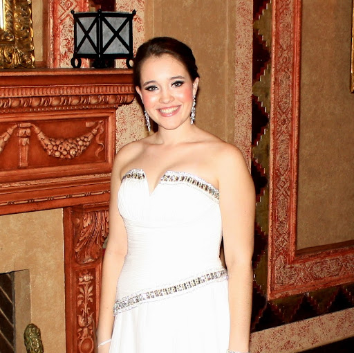Emily Moses Photo 17