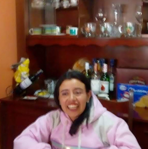 Elizabeth Barrera Photo 37
