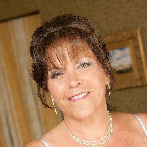 Debbie Farrell Photo 37