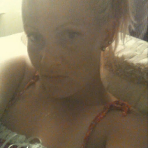 Sara Post Photo 32