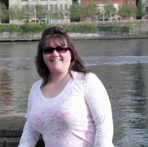 Tracey Hostetler Photo 3