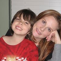 Julie Fernandez Photo 13
