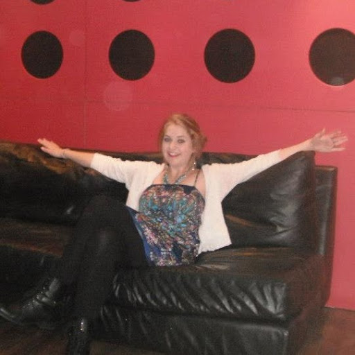 Lisa Hopper Photo 2
