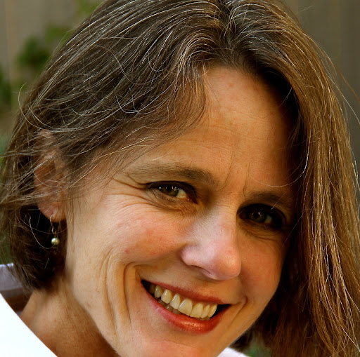 Lisa Bennett Photo 27
