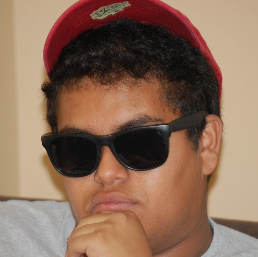 Cesar Flores Photo 23