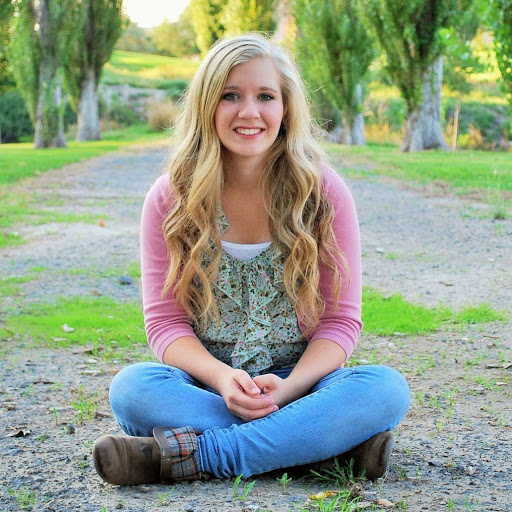 Lindsey Clements Photo 10