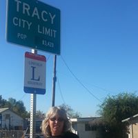 Tracy Hopkins Photo 28