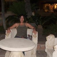 Erika Santiago Photo 32